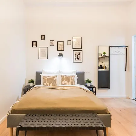 Very - Calm * Budapeşte